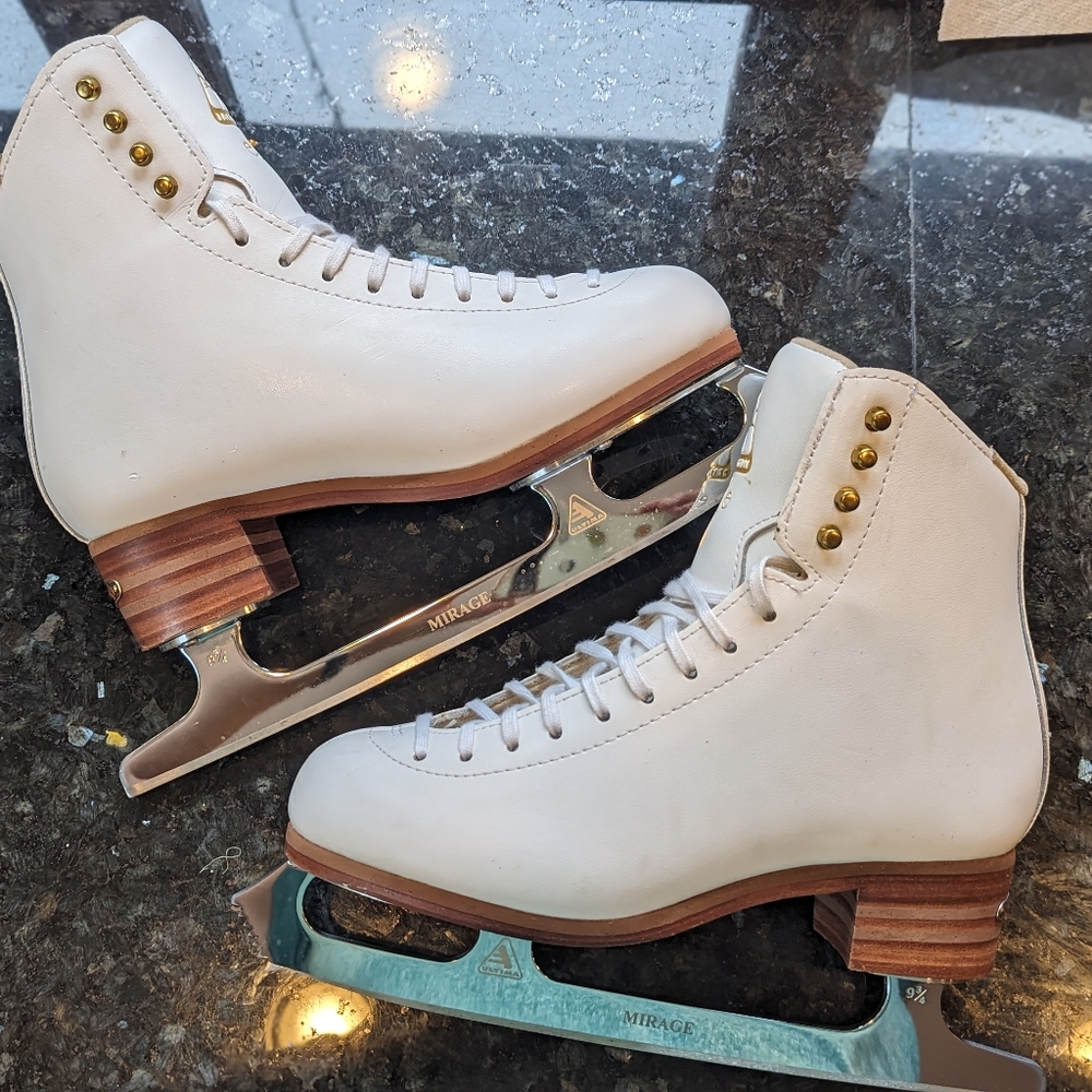Jackson Elle Size 7 Women's Figure Skates